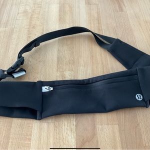 Fast and free running belt, lululemon, mint condition